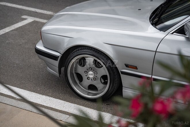 BMW 525-7