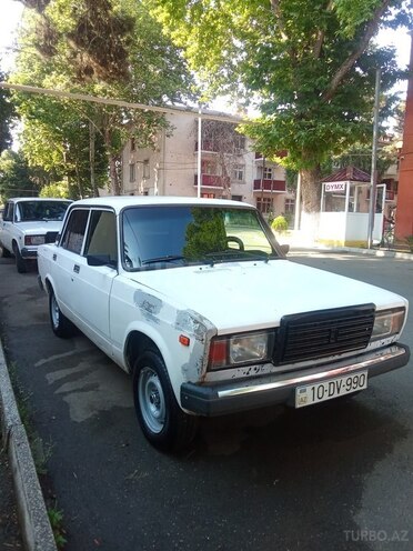 LADA (VAZ) 2107-2