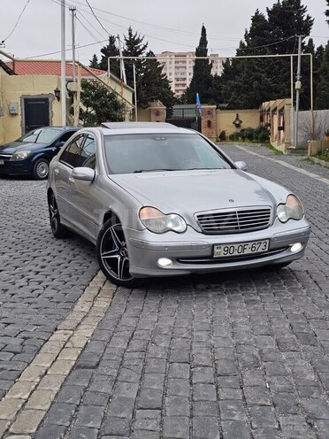 Mercedes C 320-1