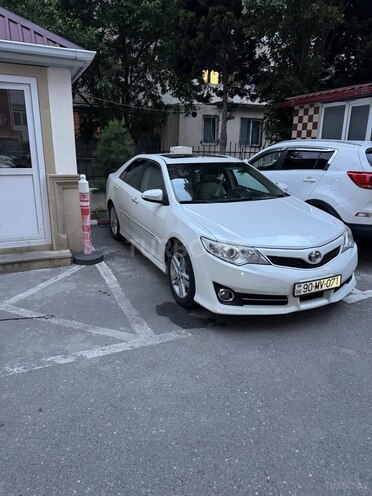 Toyota Camry-6