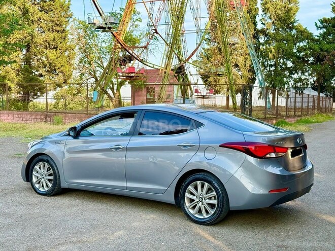 Hyundai Avante-8