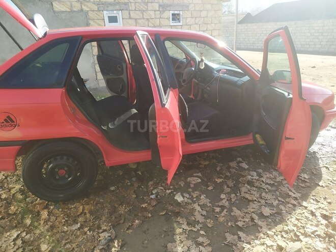 Opel Astra-7