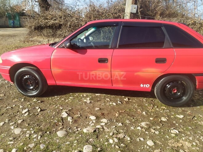 Opel Astra-2
