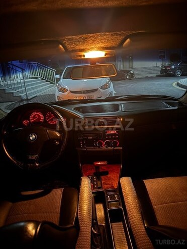 BMW 525-12