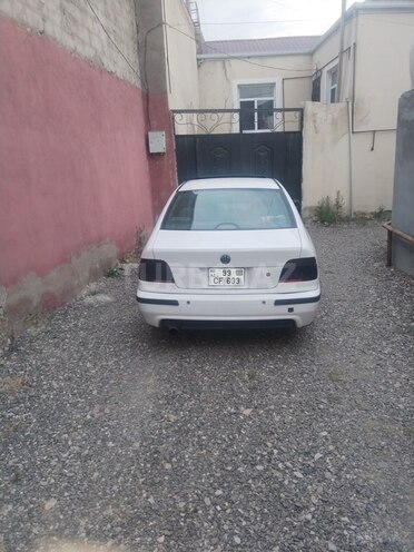 BMW 528-2