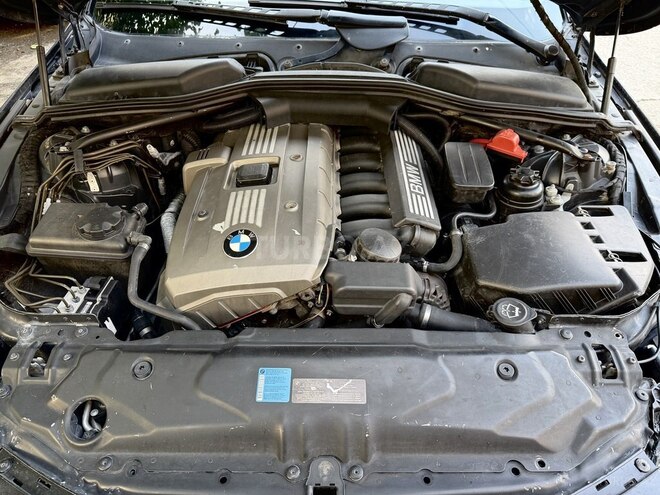 BMW 525-12
