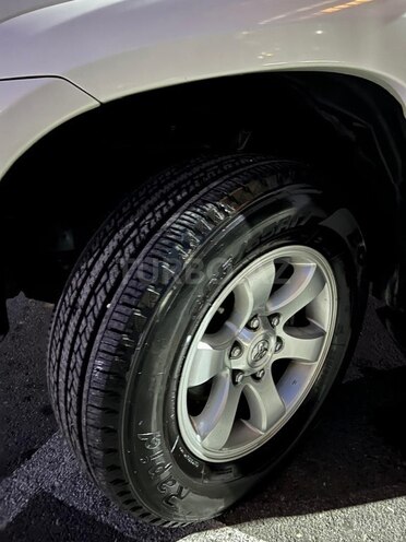 Toyota Land Cruiser Prado-10