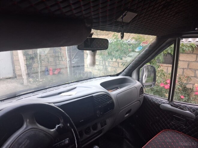 Ford Transit-3
