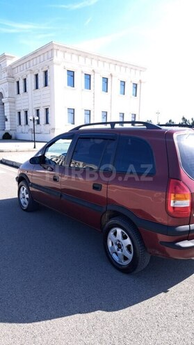 Opel Zafira-2