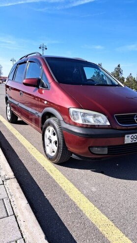 Opel Zafira-4