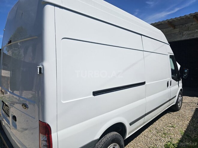 Ford Transit-5