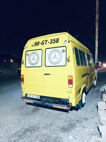 Mercedes 208 D-5