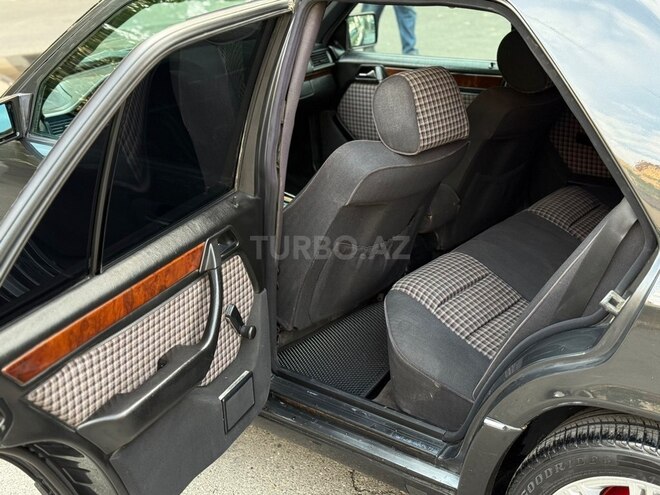 Mercedes E 220-8
