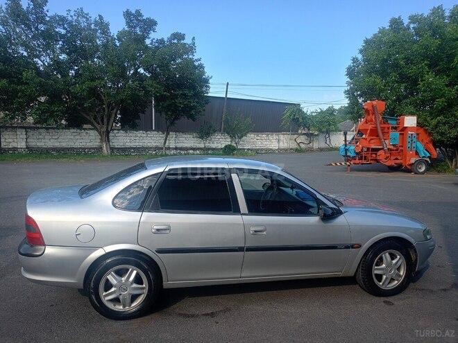 Opel Vectra-3