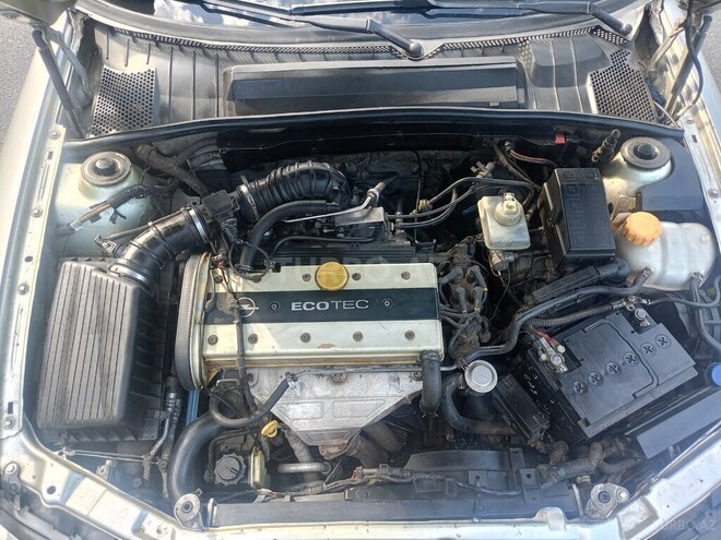 Opel Vectra-6