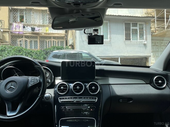 Mercedes C 220 d-12