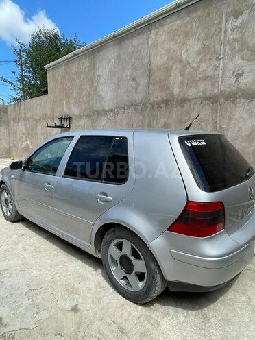 Volkswagen Golf-5
