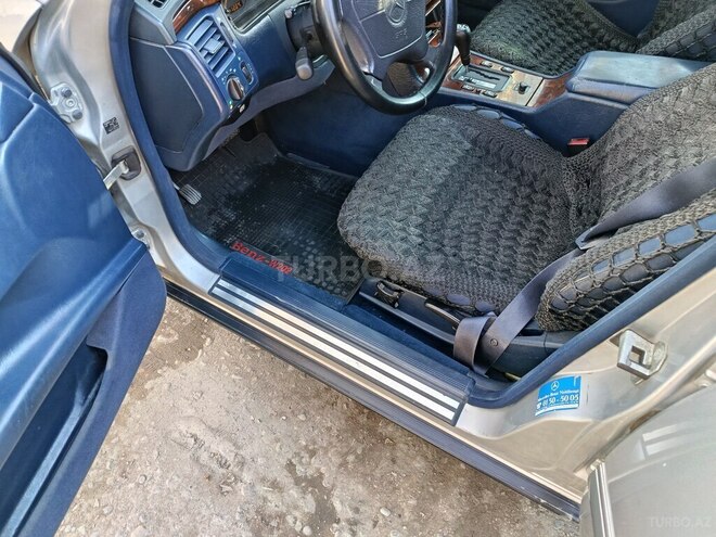 Mercedes E 200-5