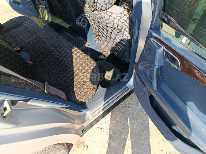 Mercedes E 200-7