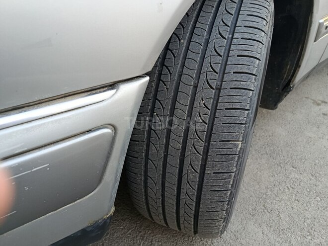 Mercedes E 200-12