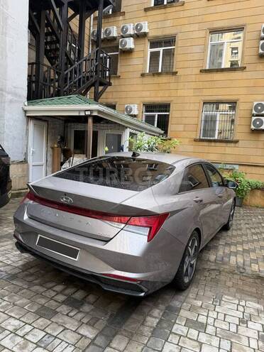 Hyundai Elantra-4