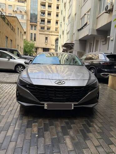 Hyundai Elantra-1