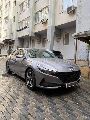 Hyundai Elantra-2