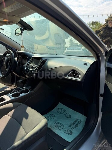 Chevrolet Cruze-10