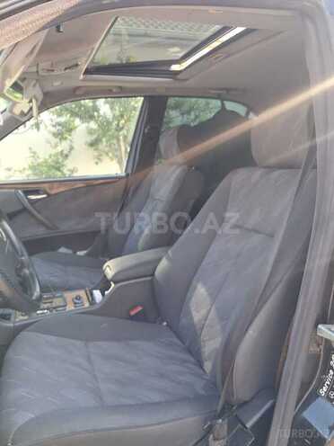 Mercedes E 270-9