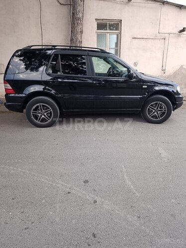Mercedes ML 320-4