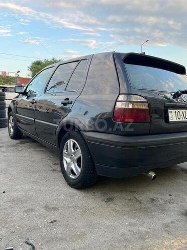 Volkswagen Golf-2