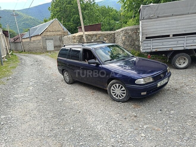 Opel Astra-1