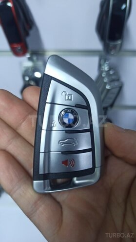 BMW 330e-8
