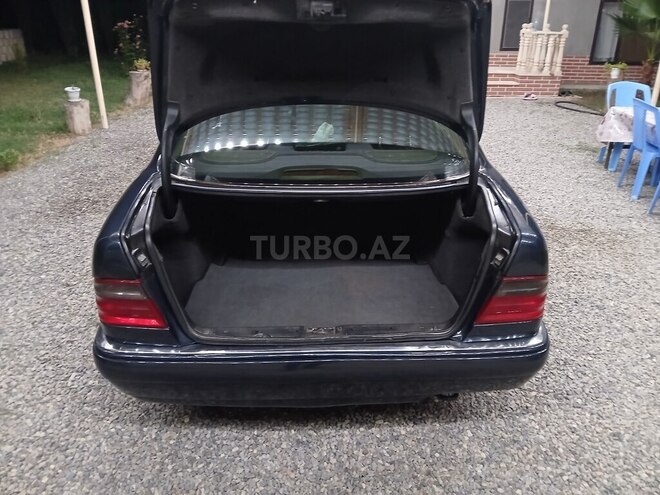 Mercedes E 240-8