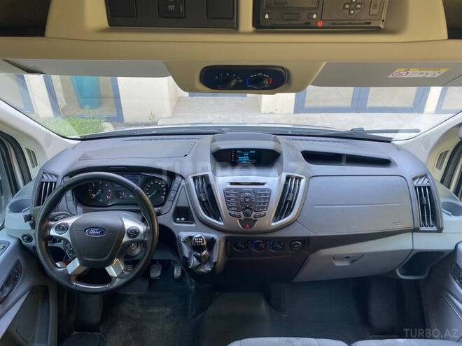 Ford Transit-5