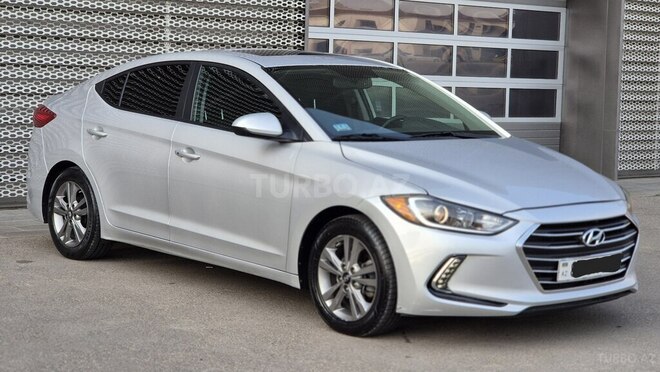 Hyundai Elantra-3