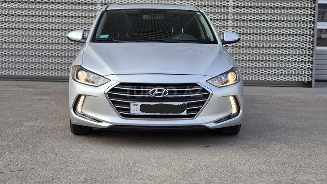 Hyundai Elantra-2