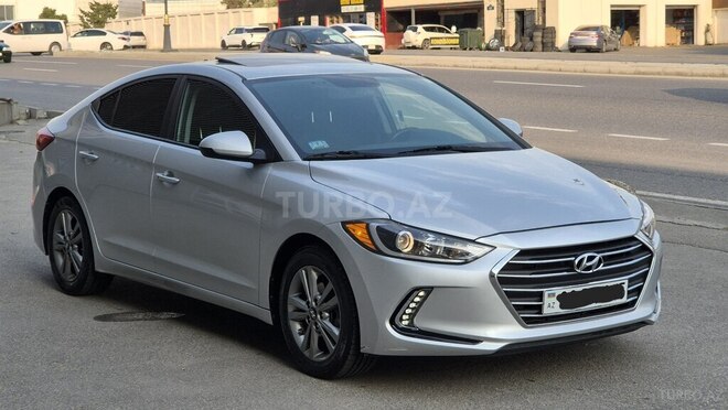 Hyundai Elantra-5