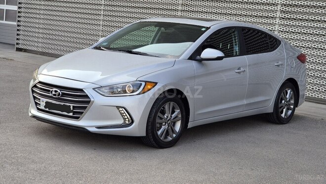 Hyundai Elantra-1