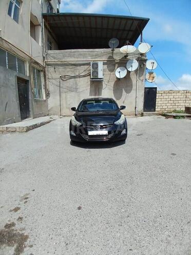 Hyundai Elantra-1