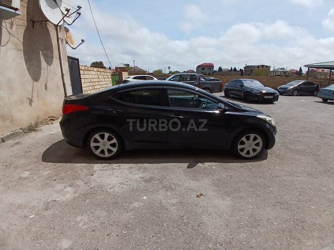 Hyundai Elantra-7