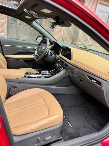 Hyundai Sonata-12