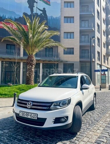 Volkswagen Tiguan-1
