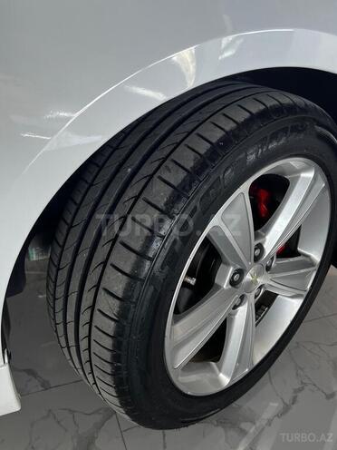 Chevrolet Cruze-12