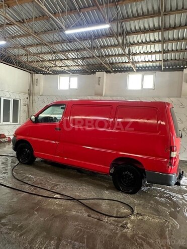 Toyota HiAce-2