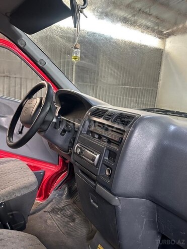 Toyota HiAce-6