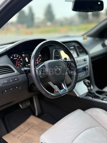 Hyundai Sonata-5