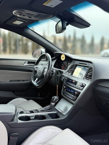 Hyundai Sonata-6