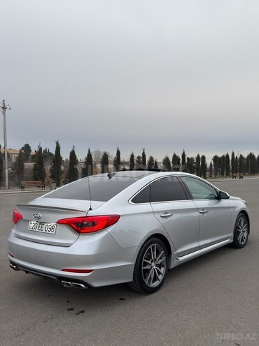 Hyundai Sonata-4