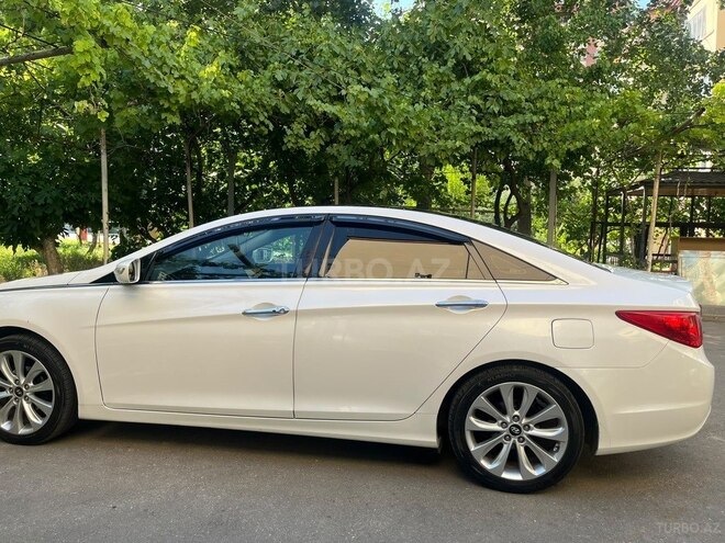 Hyundai Sonata-2